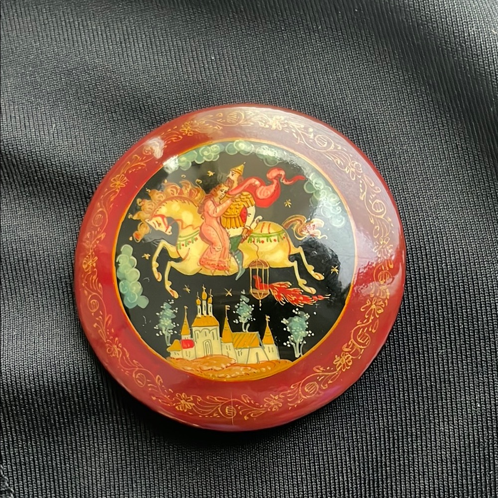 Elegant Black Lacquer Brooch